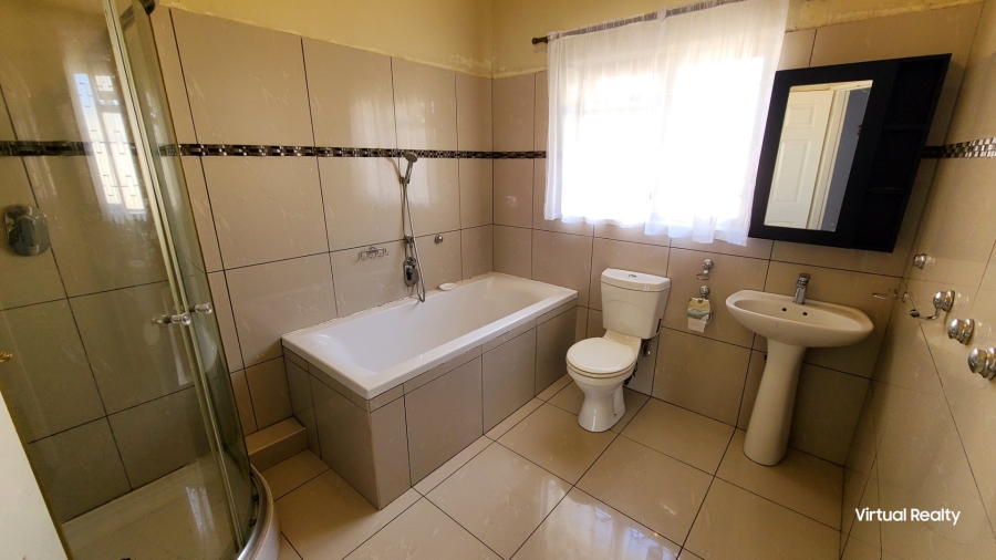 4 Bedroom Property for Sale in Thornton Western Cape